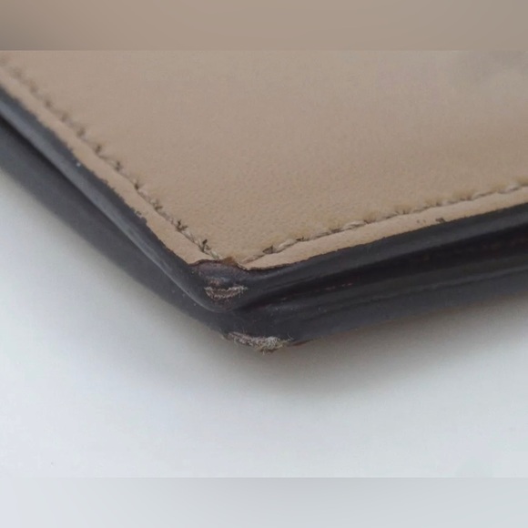 FENDI Leather Single Studs Bifold Wallet 🤩❤️🔥 - Picture 16 of 17